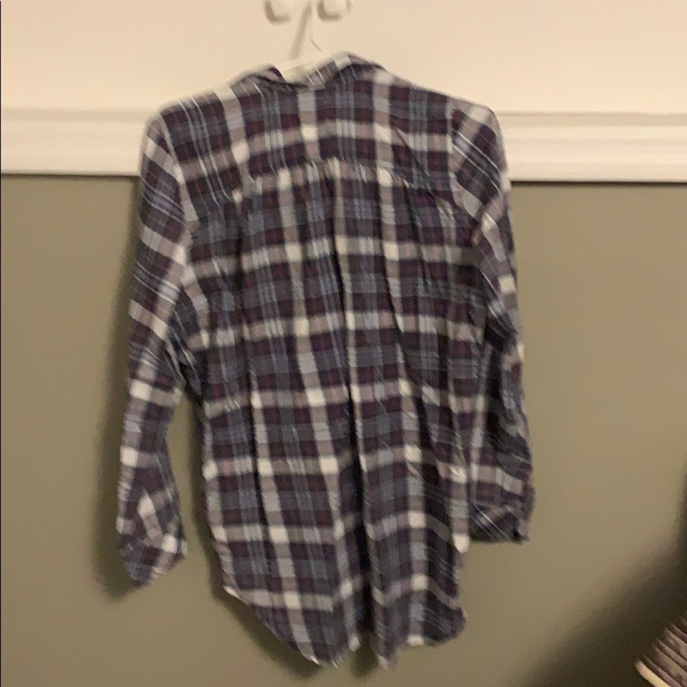 Snap down front blouse. - Picture 3 of 5